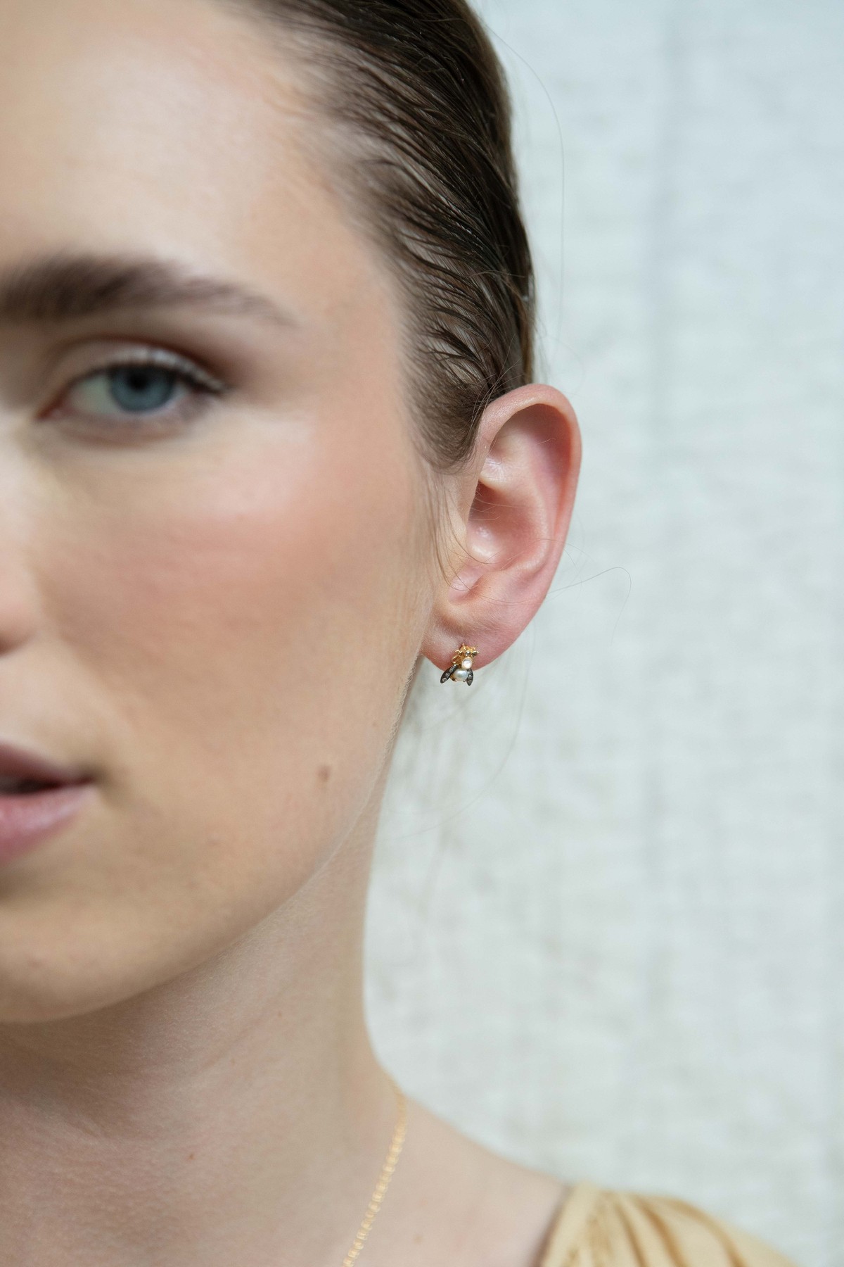 Bye moonstone Earrings