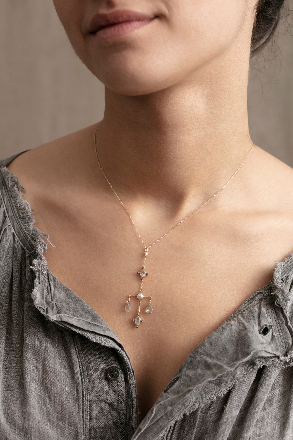 Collier Scotty  White