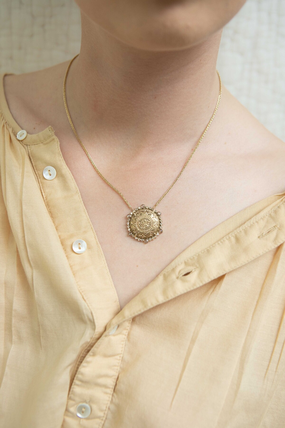 Collier Coin 38