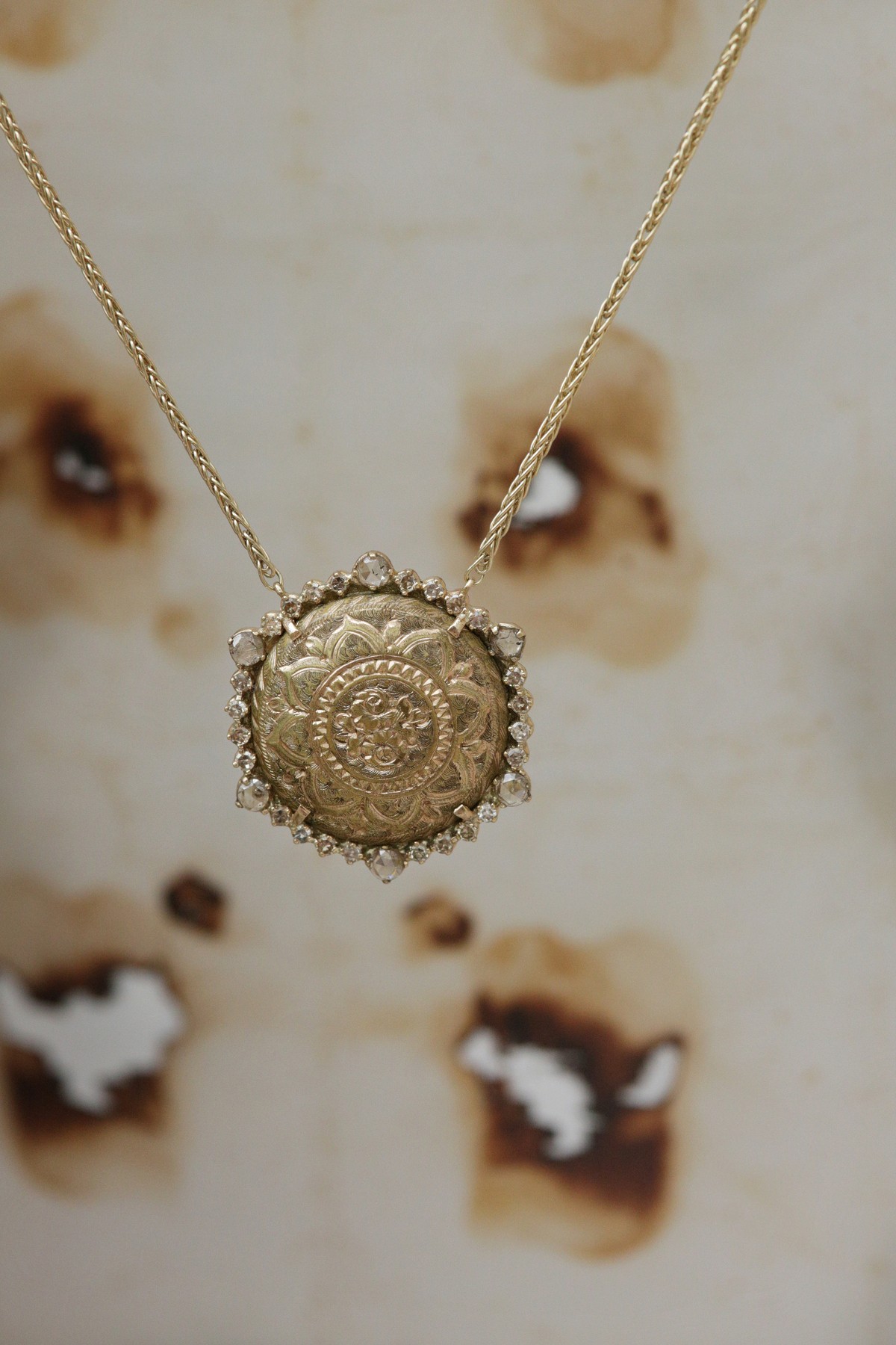 Collier Coin 38