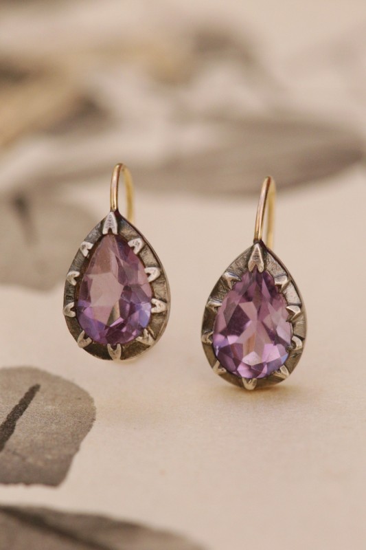 Lumi violet Earrings